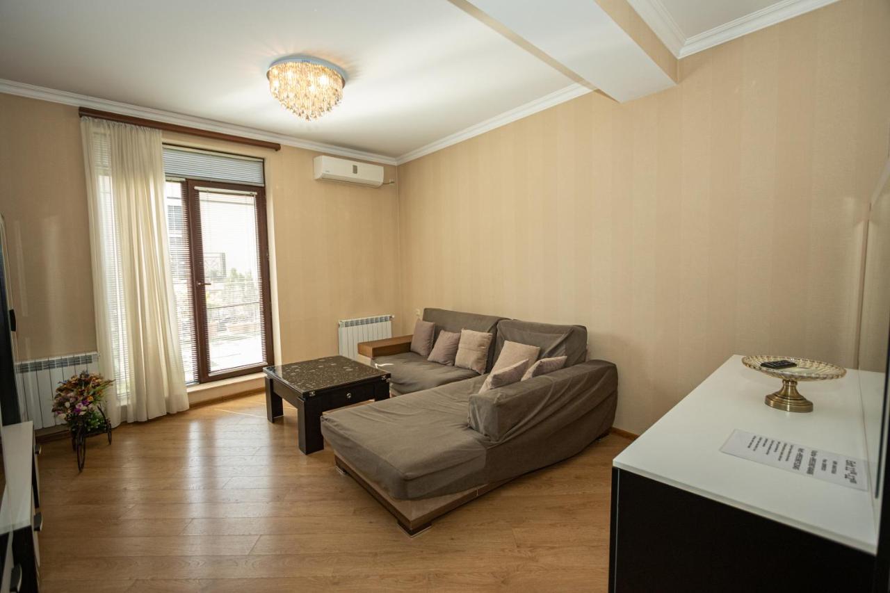 Brand New Apartment With Terrace Tbilisi Buitenkant foto
